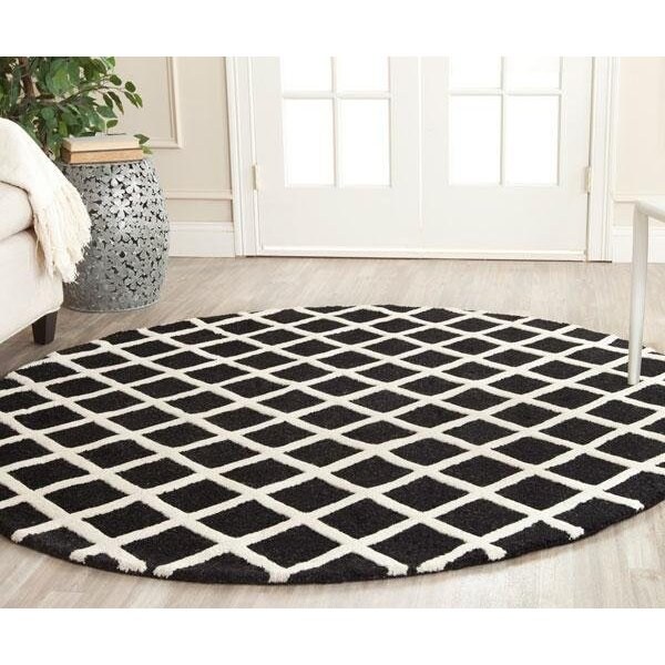 Safavieh Cambridge Hand Tufted Runner Rug- Black - Ivory- 2 ft. 6 in. x 8 ft. - CAM135E-28
