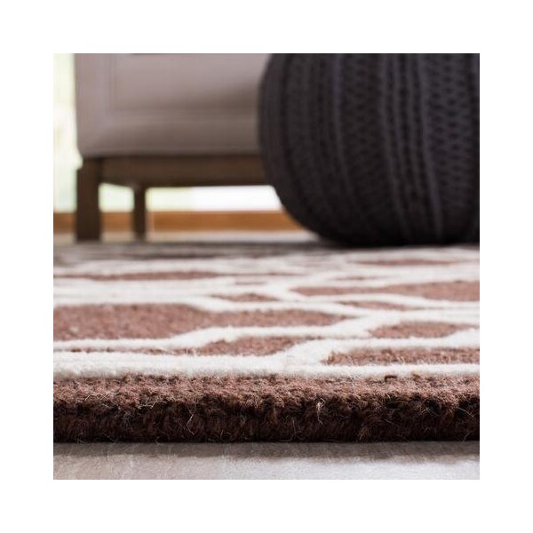 Safavieh Cambridge Hand Tufted Runner Rug- Dark Brown - Ivory- 2 ft. 6 in. x 6 ft. - CAM131H-26