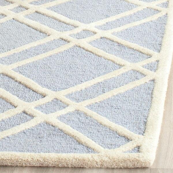 Safavieh Cambridge Accent Hand Tufted Rug, Light Blue and Ivory - 2 ft.-6 in. x 4 ft. - CAM142A-24