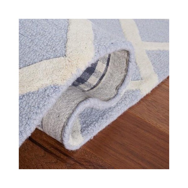 Safavieh 4 x 6 ft. Cambridge Hand Tufted Small Rectangle Area RugLight Blue & Ivory - CAM135A-4