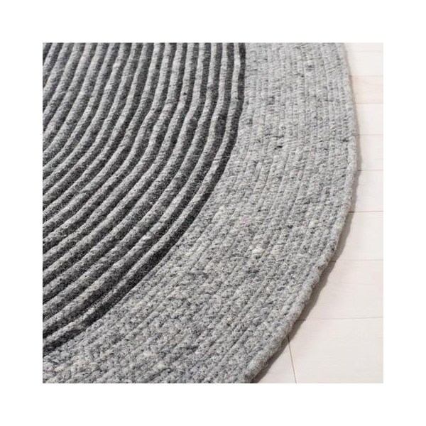 Safavieh 3 x 3 ft. Braided Hand Woven Round RugGrey & Black - BRD904F-3R