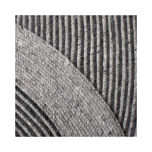 Safavieh 3 x 3 ft. Braided Hand Woven Round RugGrey & Black - BRD904F-3R