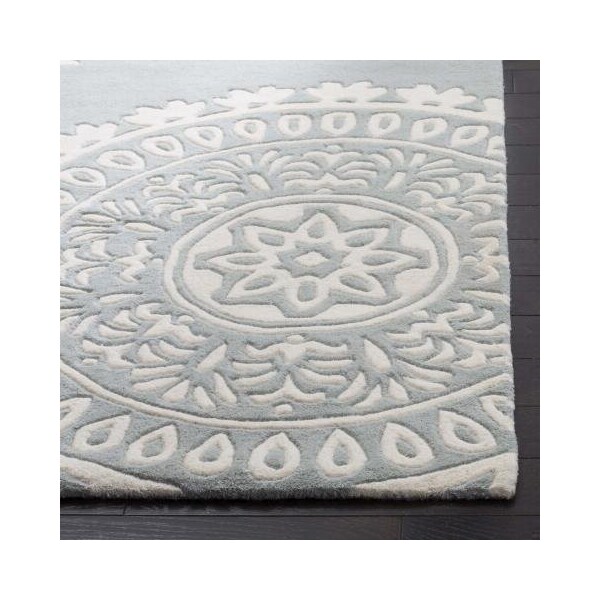 Safavieh 4 x 6 ft. Rectangle Contemporary Bella- Grey and Ivory Hand Tufted Rug - BEL121A-4