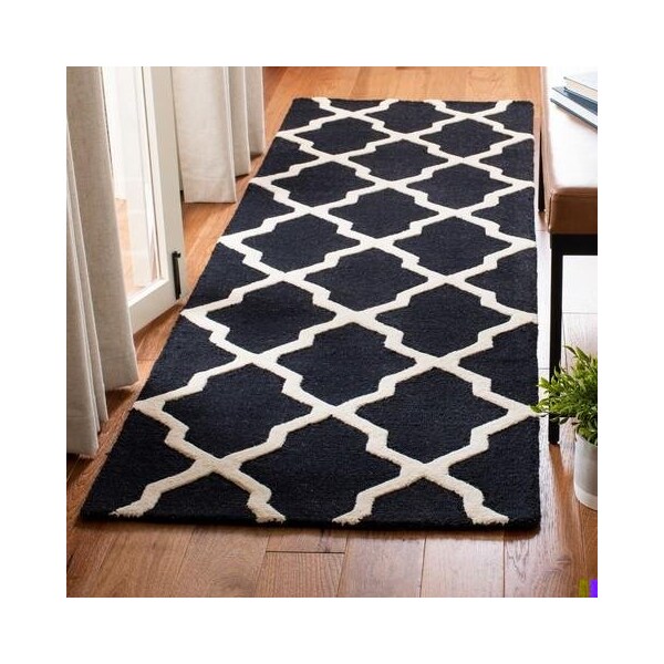 Safavieh 2 ft.-6 in. x 6 ft. Runner Transitional Cambridge- Black and Ivory Hand Tufted Rug - CAM121E-26