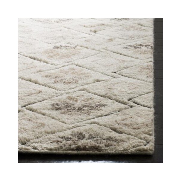 Safavieh Challe Hand Knotted Medium Rectangle Area RugIvory 6 x 9 ft. - CLE318A-6