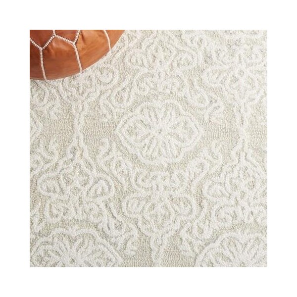 Safavieh 2 x 8 ft. x 3 in. Contemporary Blossom Hand Tufted Area RugSilver & Ivory - BLM112G-28