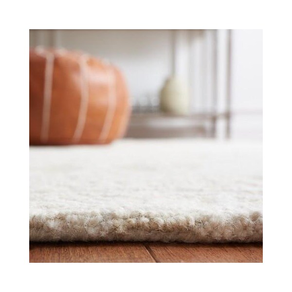 Safavieh 2 x 8 ft. x 3 in. Contemporary Blossom Hand Tufted Area RugSilver & Ivory - BLM112G-28