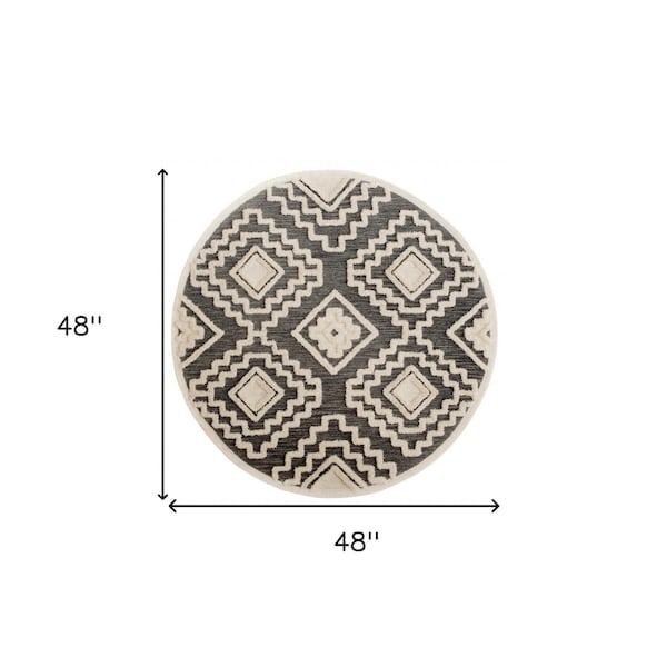 Homeroots 4 ft. Round Gray & Cream Geometric Area Rug - 396178