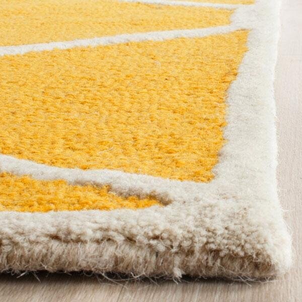 Safavieh Cambridge Medium Rectangle Rugs, Gold and Ivory - 4 x 6 ft. - CAM144Q-4