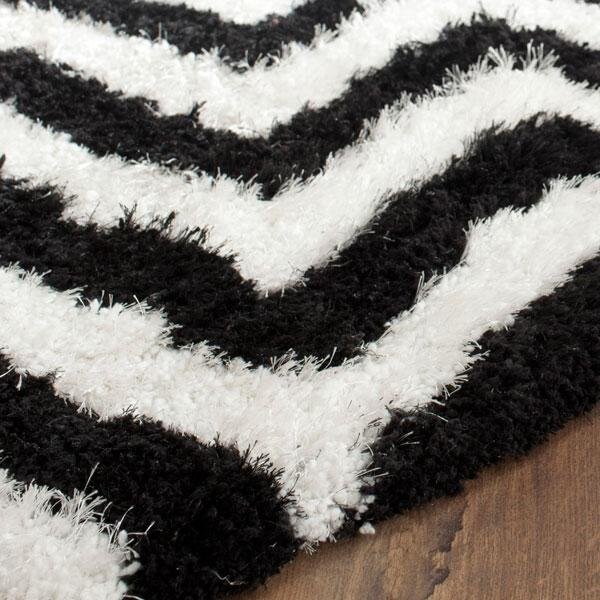 Safavieh Barcelona Shag Hand Tufted Runner Rug- White - Black- 2 ft. 3 in. x 7 ft. - BSG320C-27