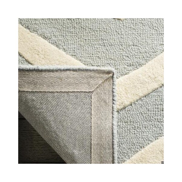 Safavieh Cambridge Hand Tufted Runner Rug- Grey - Ivory- 2 ft. 6 in. x 6 ft. - CAM714G-26