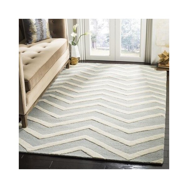 Safavieh Cambridge Hand Tufted Runner Rug- Grey - Ivory- 2 ft. 6 in. x 6 ft. - CAM714G-26