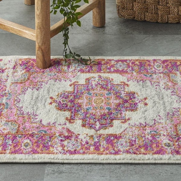 Homeroots 2 x 3 ft. Ivory & Fuchsia Distressed Scatter Area Rug - 385319