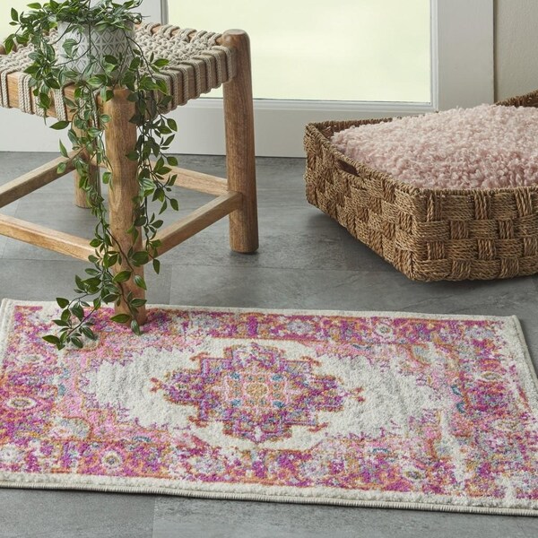 Homeroots 2 x 3 ft. Ivory & Fuchsia Distressed Scatter Area Rug - 385319