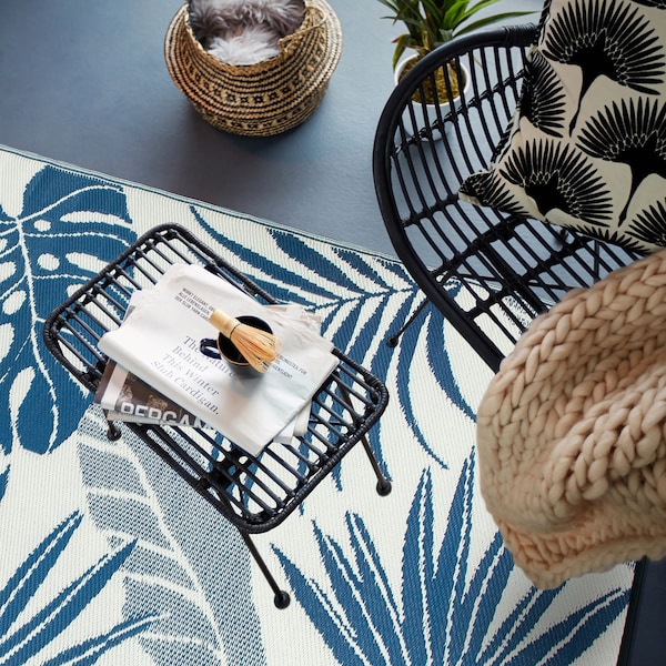 World Rug Gallery Tropical Floral Leaf Reversible Recycled Plastic 5' X 7' Navy Outdoor Rug - 6067NAVY5X7
