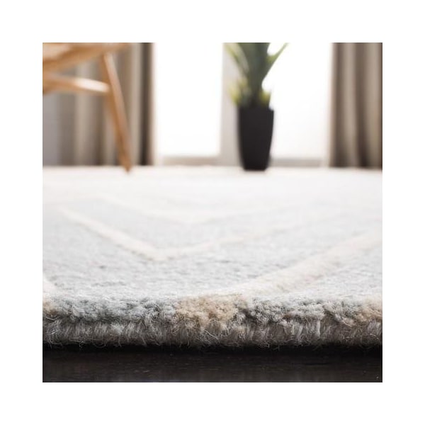 Safavieh 2 x 3 ft. Cambridge Hand Tufted Accent Area RugGrey & Ivory - CAM711G-2