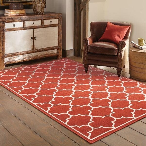 Homeroots 2 x 3 ft. Red & Ivory Trellis Indoor & Outdoor Scatter Area Rug - 388923