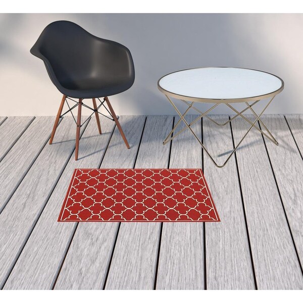 Homeroots 2 x 3 ft. Red & Ivory Trellis Indoor & Outdoor Scatter Area Rug - 388923