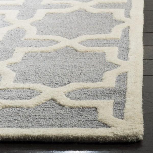 Safavieh Cambridge Hand Tufted Runner RugSilver & Ivory 2 ft.-6 in. x 6 ft. - CAM125D-26