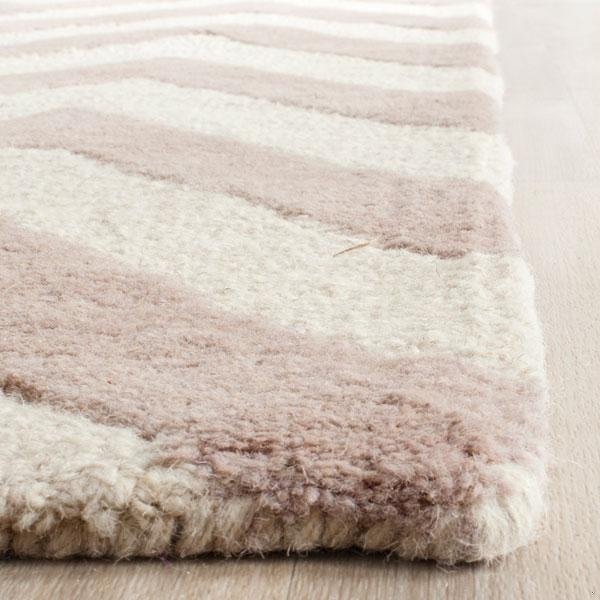 Safavieh Cambridge Hand Tufted Runner Rug- Beige - Ivory- 2 ft. 6 in. x 6 ft. - CAM139J-26