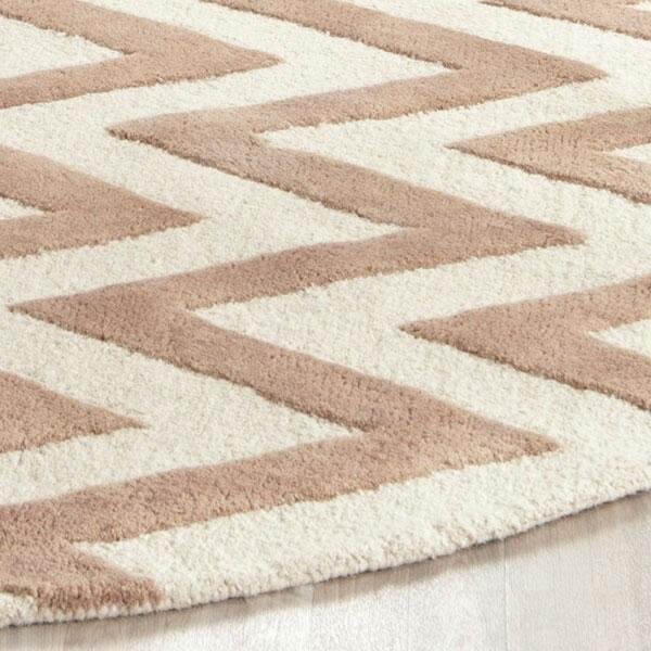 Safavieh Cambridge Hand Tufted Runner Rug- Beige - Ivory- 2 ft. 6 in. x 6 ft. - CAM139J-26