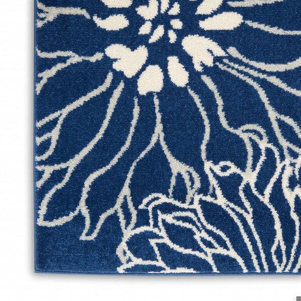 Homeroots 2 x 3 ft. Navy & Ivory Floral Scatter Area Rug - 385430
