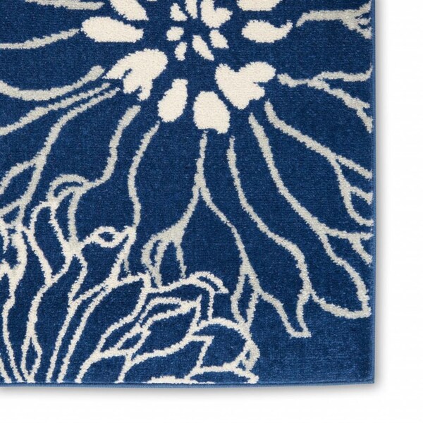 Homeroots 2 x 3 ft. Navy & Ivory Floral Scatter Area Rug - 385430