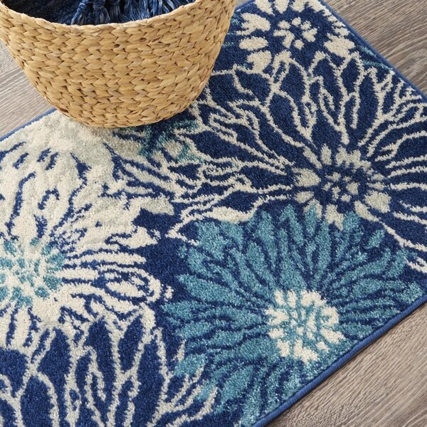 Homeroots 2 x 3 ft. Navy & Ivory Floral Scatter Area Rug - 385430