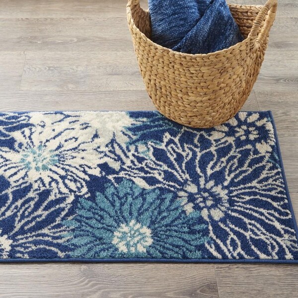 Homeroots 2 x 3 ft. Navy & Ivory Floral Scatter Area Rug - 385430