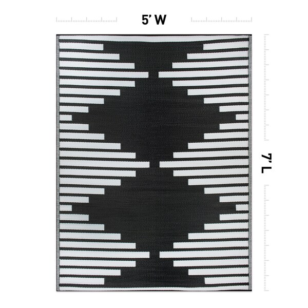 World Rug Gallery Bohemian Stripe Diamond Reversible Recycled Plastic 5' X 7' Black Outdoor Rug - 6071BLACK5X7