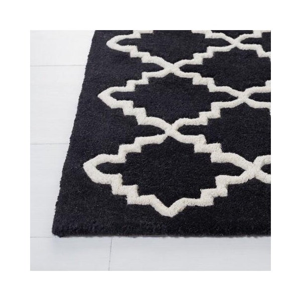 Safavieh Chatham Hand Tufted Runner Rug- Black - Ivory- 2 ft. 3 in. x 7 ft. - CHT721K-27