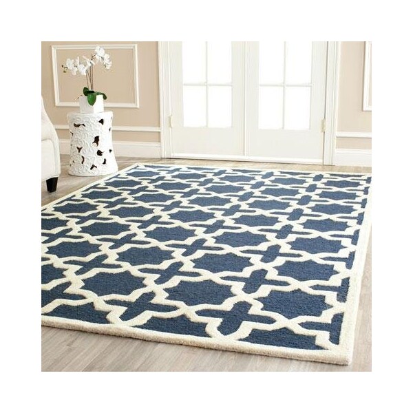 Safavieh Cambridge Hand Tufted Runner RugNavy Blue & Ivory 2 ft.-6 in. x 6 ft. - CAM125G-26