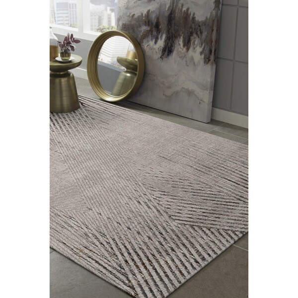 Homeroots 39 x 55 in. Polyester Rug, Ivory & Grey - 374788