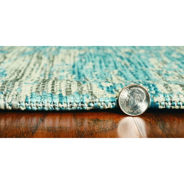 Homeroots 47 x 31 in. Teal Polypropylene Rug - 375213