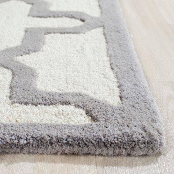 Safavieh Cambridge Hand Tufted Runner RugIvory & Silver 2 ft.-6 in. x 8 ft. - CAM125Y-28