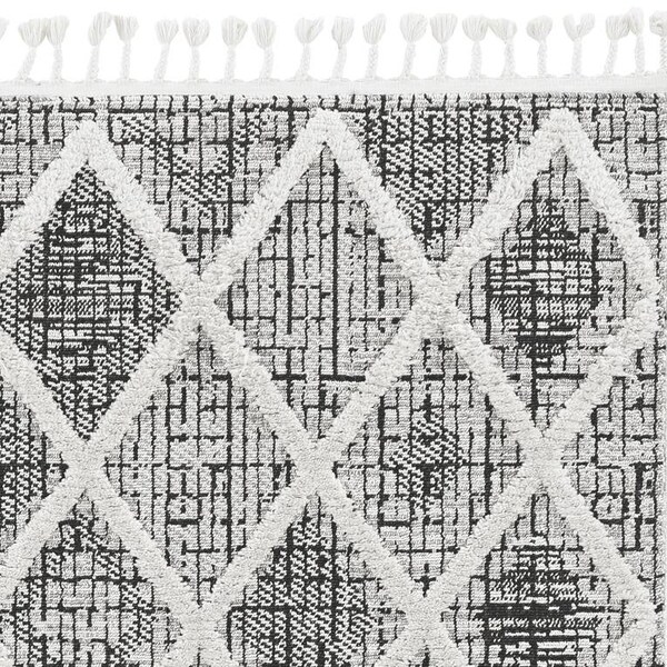 Homeroots 39 x 59 in. Polyester Diamonds Area Rug with Fringe, Charcoal - 375666