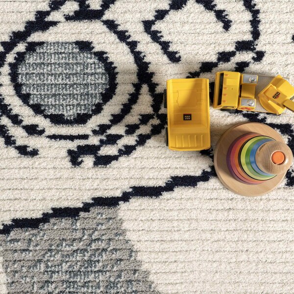 Nuloom Caree Astronaut Kids Fringe Area Rug 4ft x 6ft - KKPL05A-406