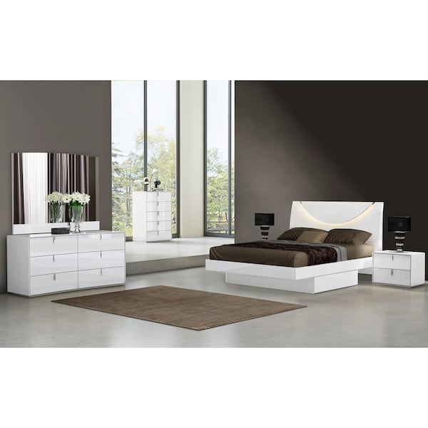 Homeroots White California King Size Bedroom Set4 Piece 480.3 x 193.7 x 74.1 in. - 366263