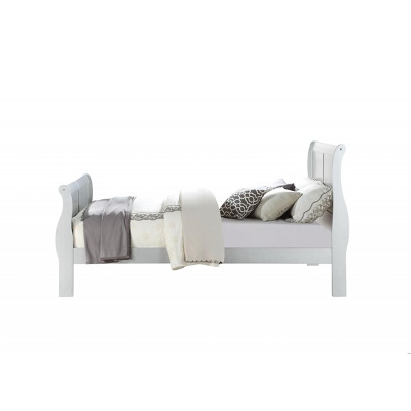 Homeroots 80 x 90 x 47 in. Platinum Wood Eastern King Bed - 347101
