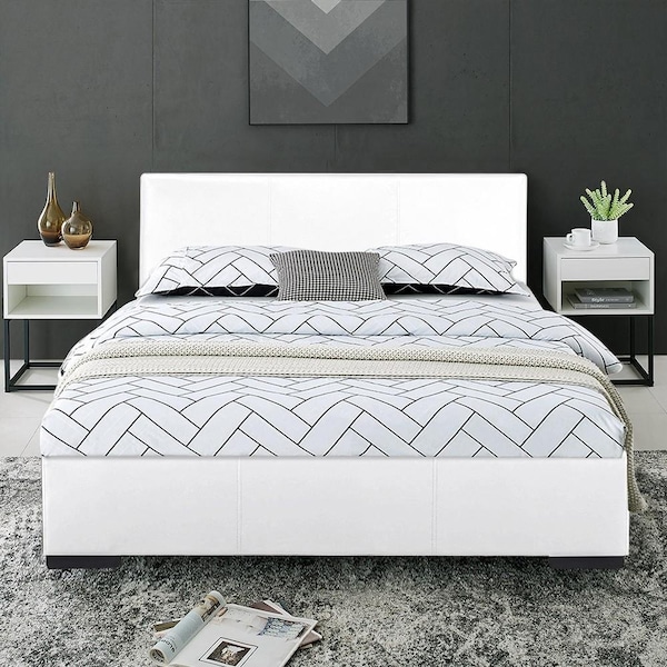 Homeroots 34.8 x 63.4 x 85.4 in. White Platform Queen Size Bed - 396995