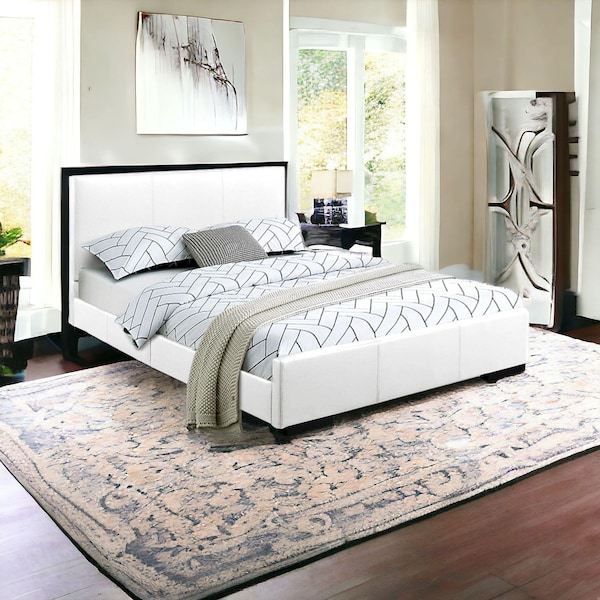 Homeroots 34.8 x 63.4 x 85.4 in. White Platform Queen Size Bed - 396995