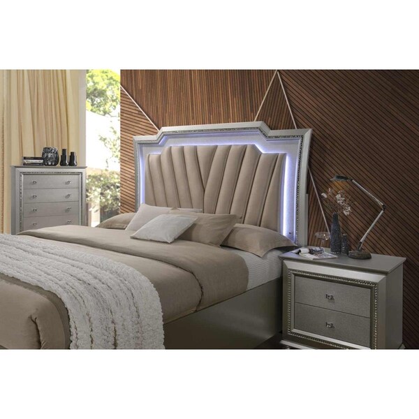 Homeroots 67 x 91 x 69 in. PU Champagne Wood Upholstered HB LED Queen Bed - 347168