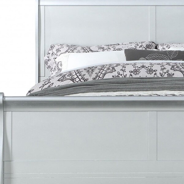 Homeroots 56 x 85 x 47 in. Platinum Wood Full Bed - 347116