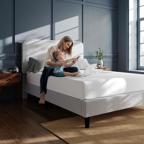 Flash Furniture Cloud Green Tea Cooling Gel 3-Layer Memory Foam 10in. King Mattress in a Box, Washable Cover - CL-MFB3L-10-K-GG