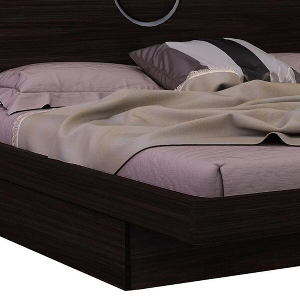 Homeroots 77 x 90 x 40 in. Modern Eastern King Wenge High Gloss Bed - 343918