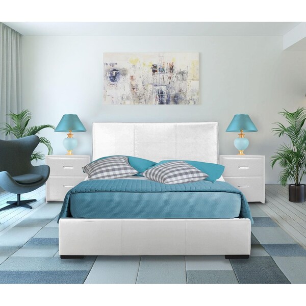 Homeroots 34.8 x 63.4 x 85.4 in. White Upholstered Queen Size Platform Bed - 397039