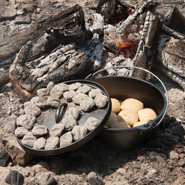 Lodge Lodge Logic Cast Iron Dutch Oven 12 in. 6 qt Black - L12CO3