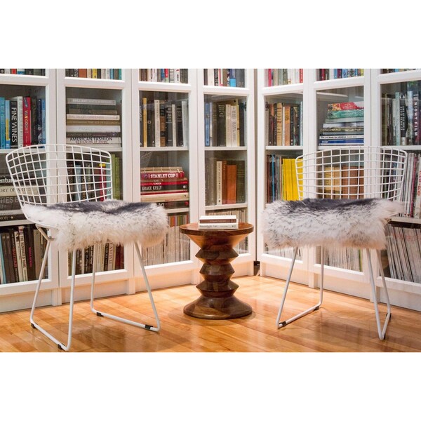 Homeroots 17 in. 100 Percent Sheepskin Chair Seat Pad - Gradient Grey - 317155