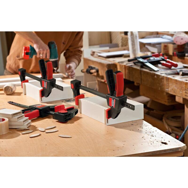 Serie EHK de Bessey 36 pulgadas. Capacidad de 300 lbs. Sargento grande con gatillo y profundidad de garganta de 3-1/8 pulgadas - EHKL36