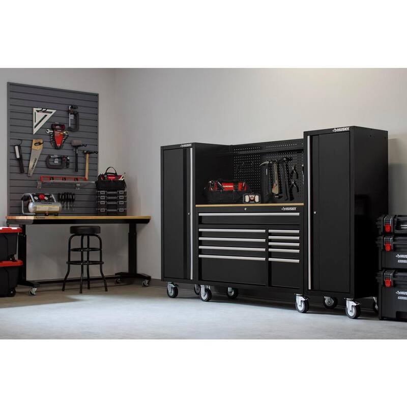 Gabinete de trabajo móvil negro estándar con almacenamiento modular para herramientas Husky de 52 pulgadas de ancho por 20 pulgadas de profundidad - H52MWC10MOD